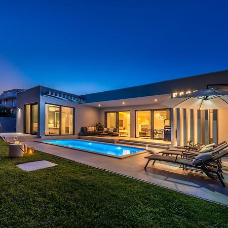 Villa Oasis - Your Luxury Home Away From Home Celopeci Exterior photo