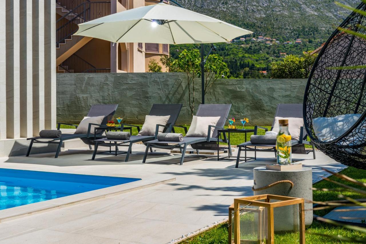 Villa Oasis - Your Luxury Home Away From Home Celopeci Exterior photo