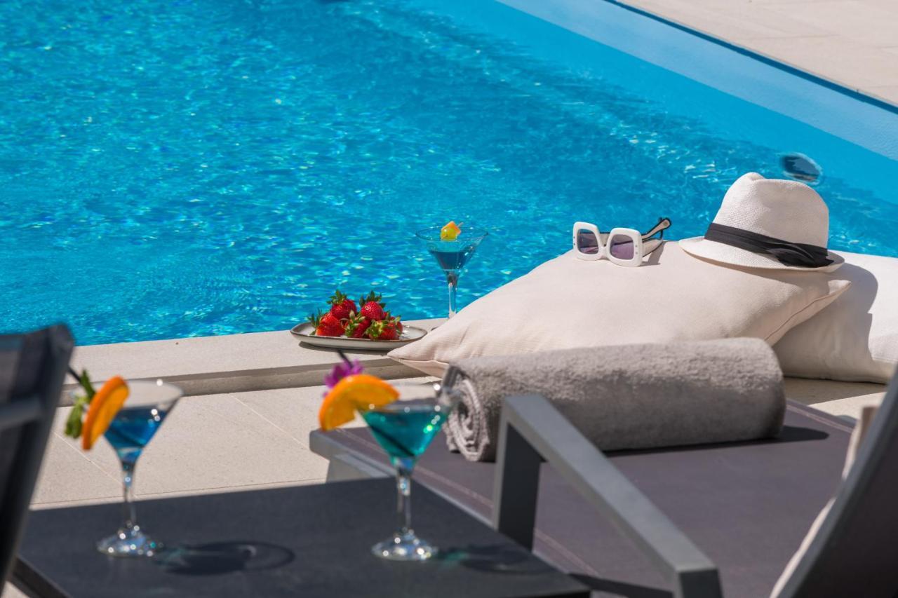 Villa Oasis - Your Luxury Home Away From Home Celopeci Exterior photo