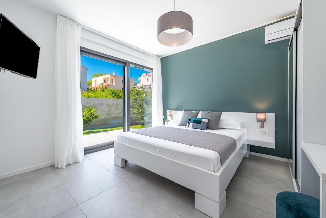 Villa Oasis - Your Luxury Home Away From Home Celopeci Exterior photo