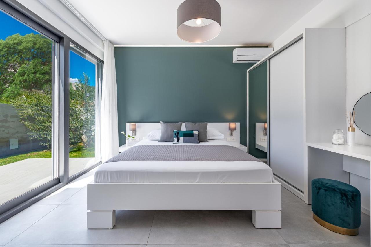 Villa Oasis - Your Luxury Home Away From Home Celopeci Exterior photo