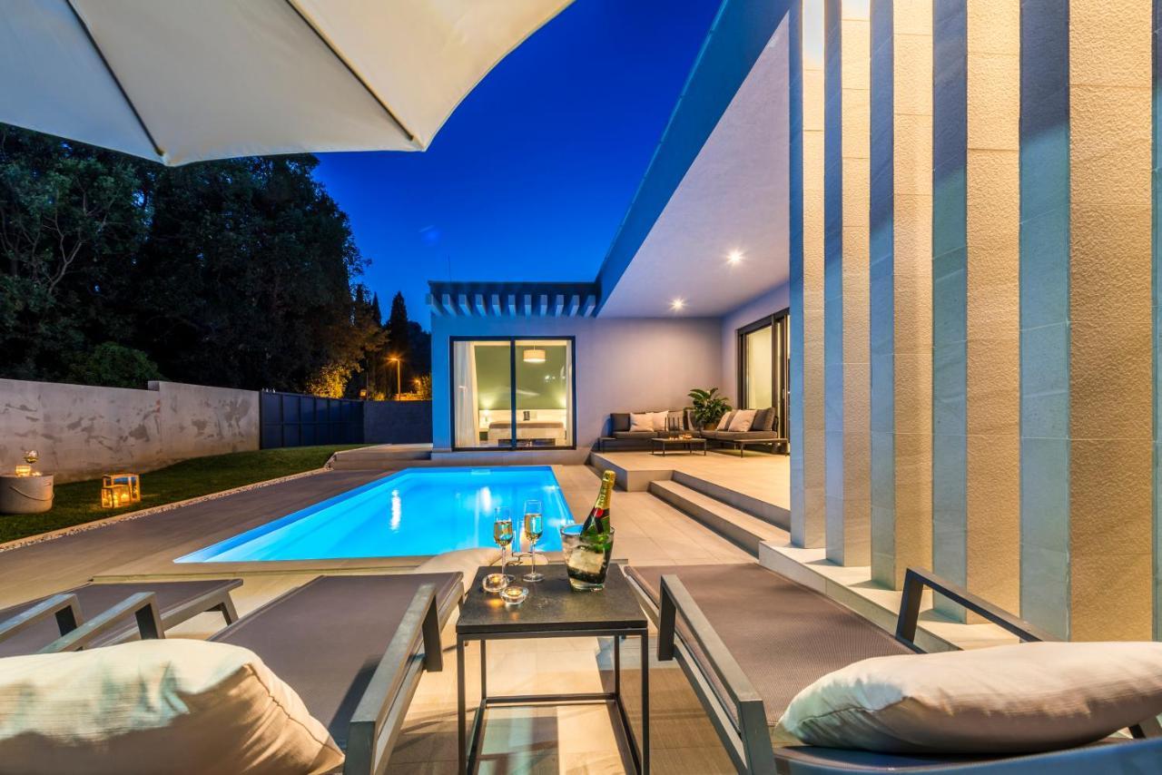 Villa Oasis - Your Luxury Home Away From Home Celopeci Exterior photo